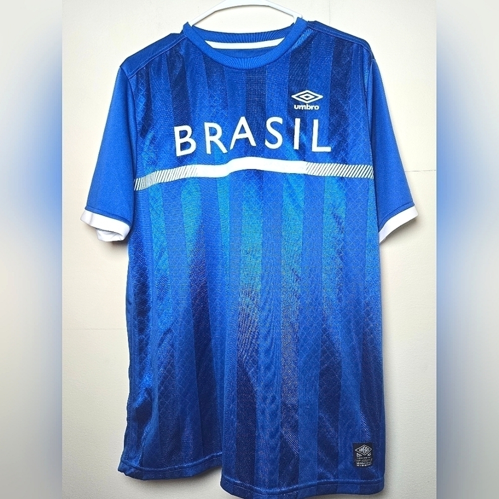 Men's Umbro Brasil Soccer Football Jersey, Size Medium